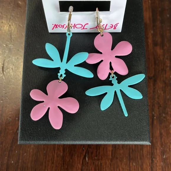 Betsey Johnson Dragonfly and Flower Mismatch Drop Earrings Gold Pink Blue NWT - Picture 5 of 7